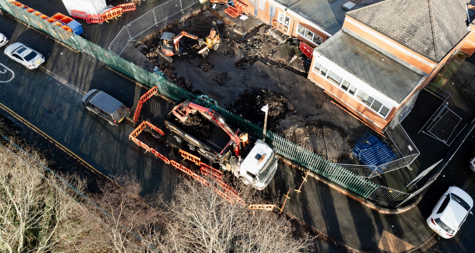 Grab lorry hire in Cheshire for construction and building materials